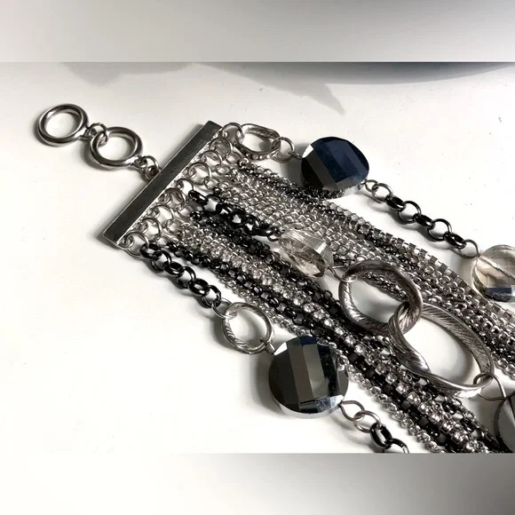 Unique Silver and Black Bracelet - Picture 4 of 6